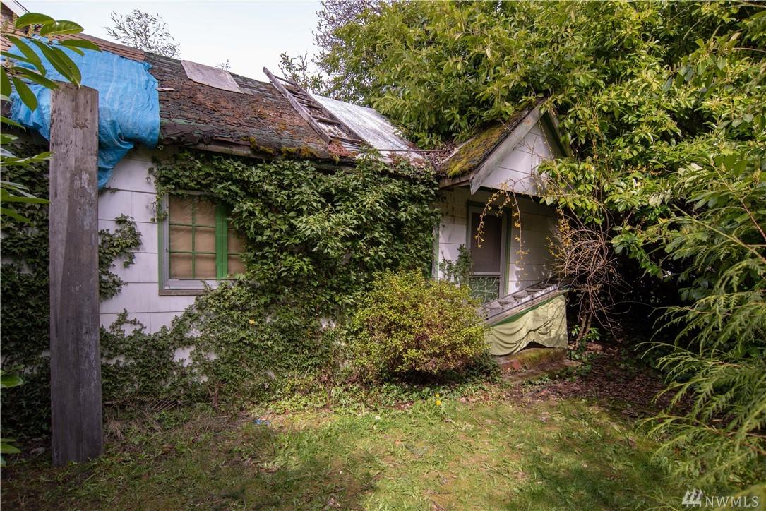 1610 143rd St - Photo 1