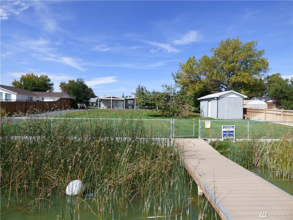 2131 Lakeside Dr - Photo 1