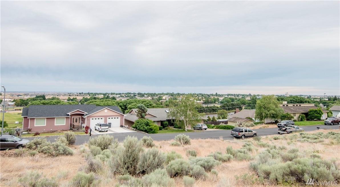 437 Strand Rd - Photo 1
