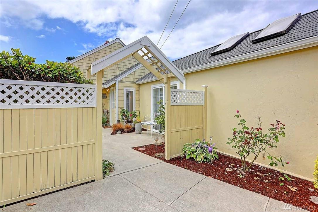 153 Tarragon Ave - Photo 1