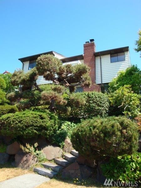 2320 Viewmont Wy - Photo 1