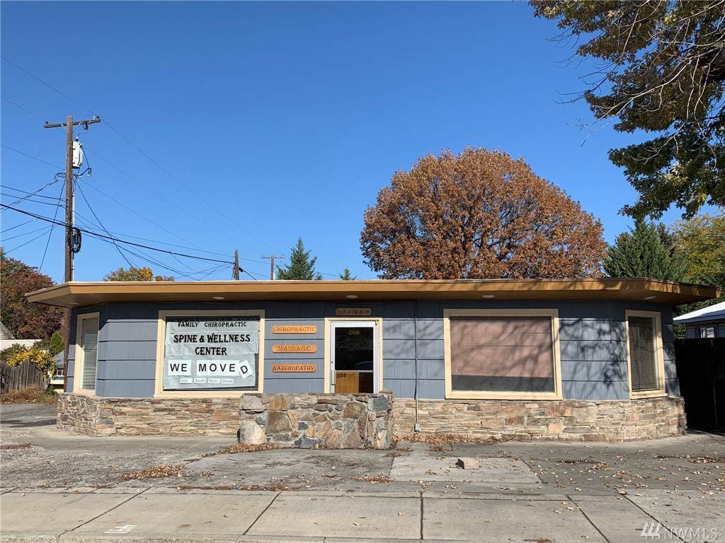 208 4th Ave - Photo 1