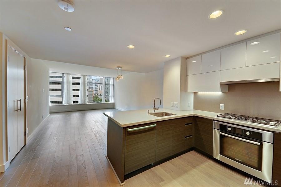 588 Bell St - Photo 1