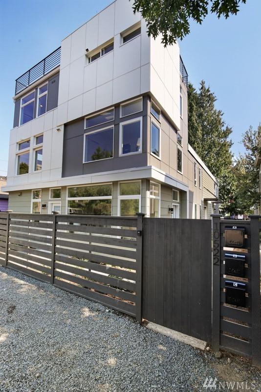 10522 Whitman Ave - Photo 1