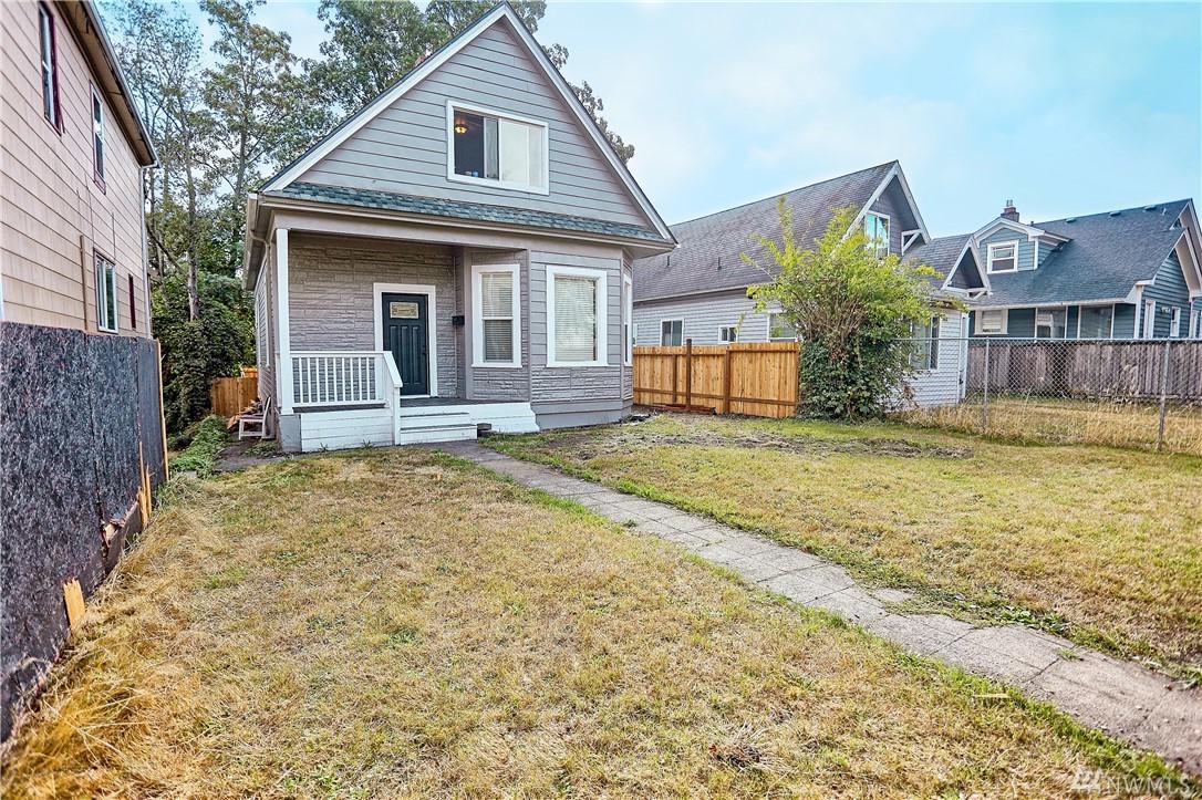 615 Ainsworth Ave - Photo 1