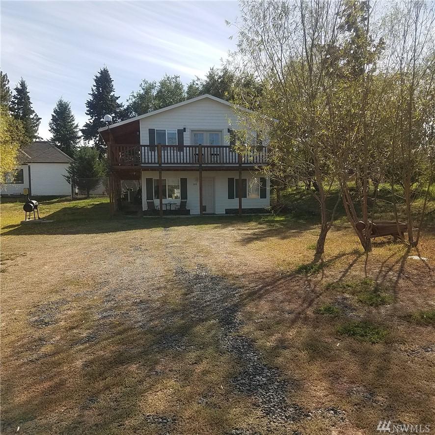 320 Columbia Ave - Photo 1