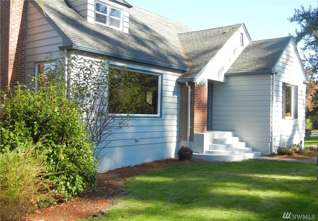 705 Columbia St - Photo 1