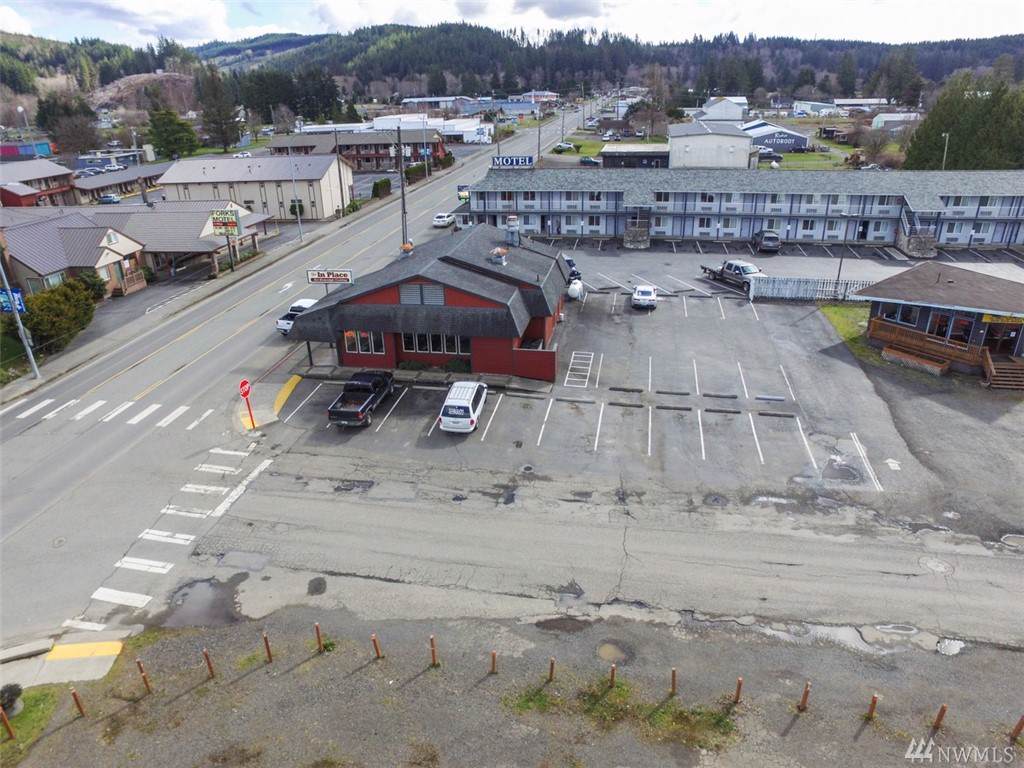 320 Forks Ave - Photo 1