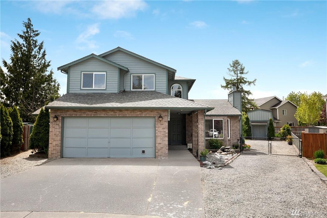 1253 Blaine Ave - Photo 1