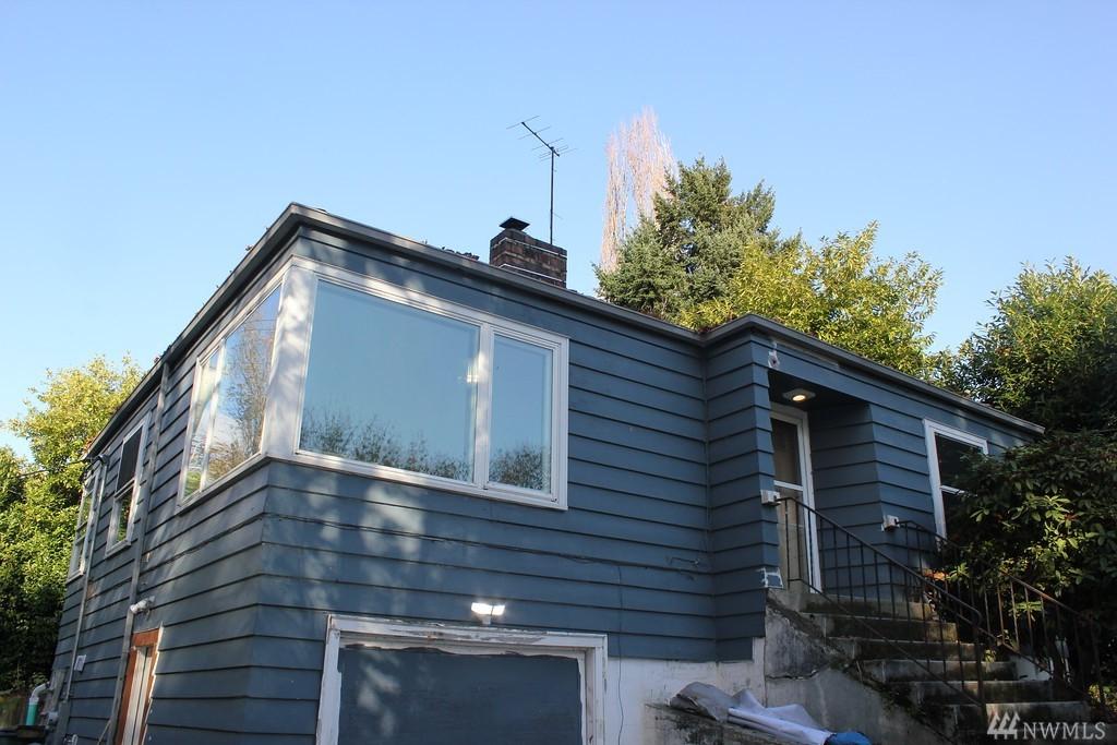 3702 Burns St - Photo 1