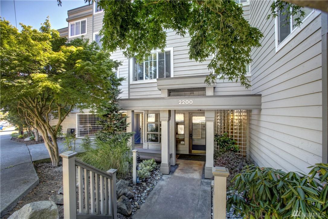 2200 Thorndyke Ave - Photo 1