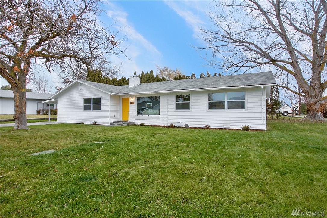 1211 33rd Ave - Photo 1