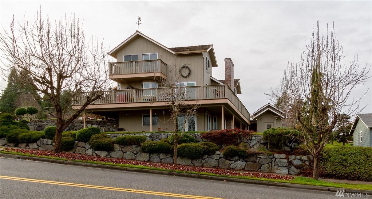 905 15th Ave - Photo 1