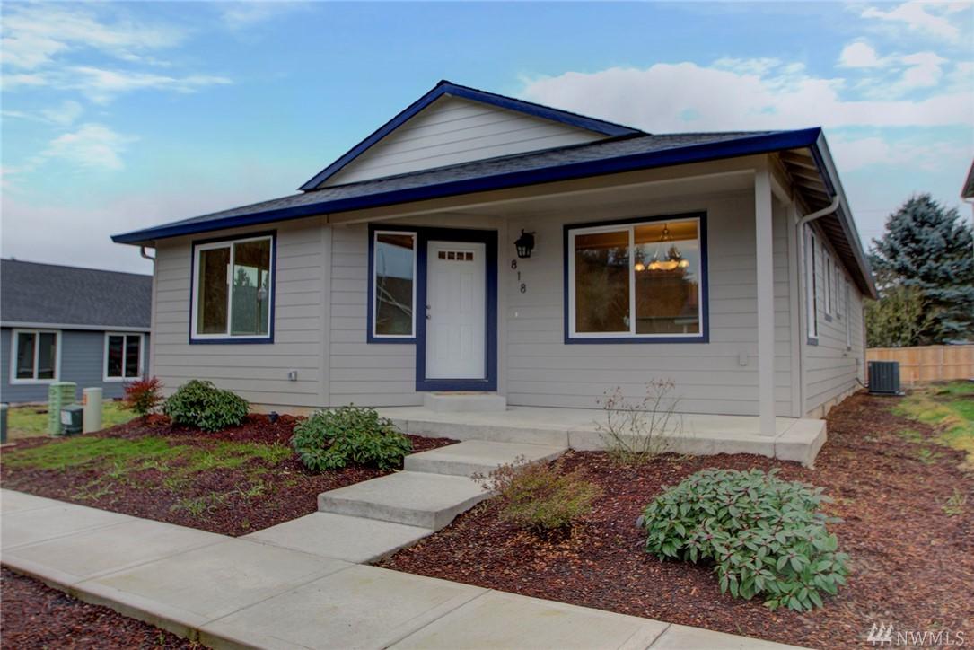 818 11th Ct - Photo 1