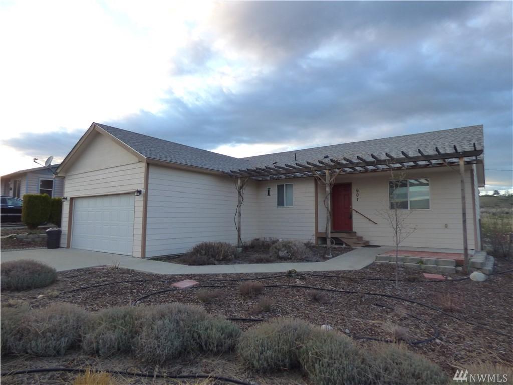 607 Bramble Ave - Photo 1