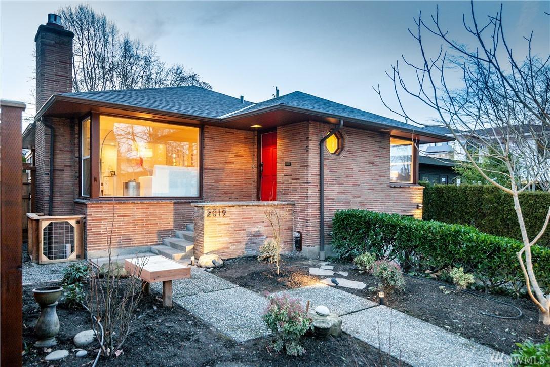 2019 Mcgilvra Blvd - Photo 1