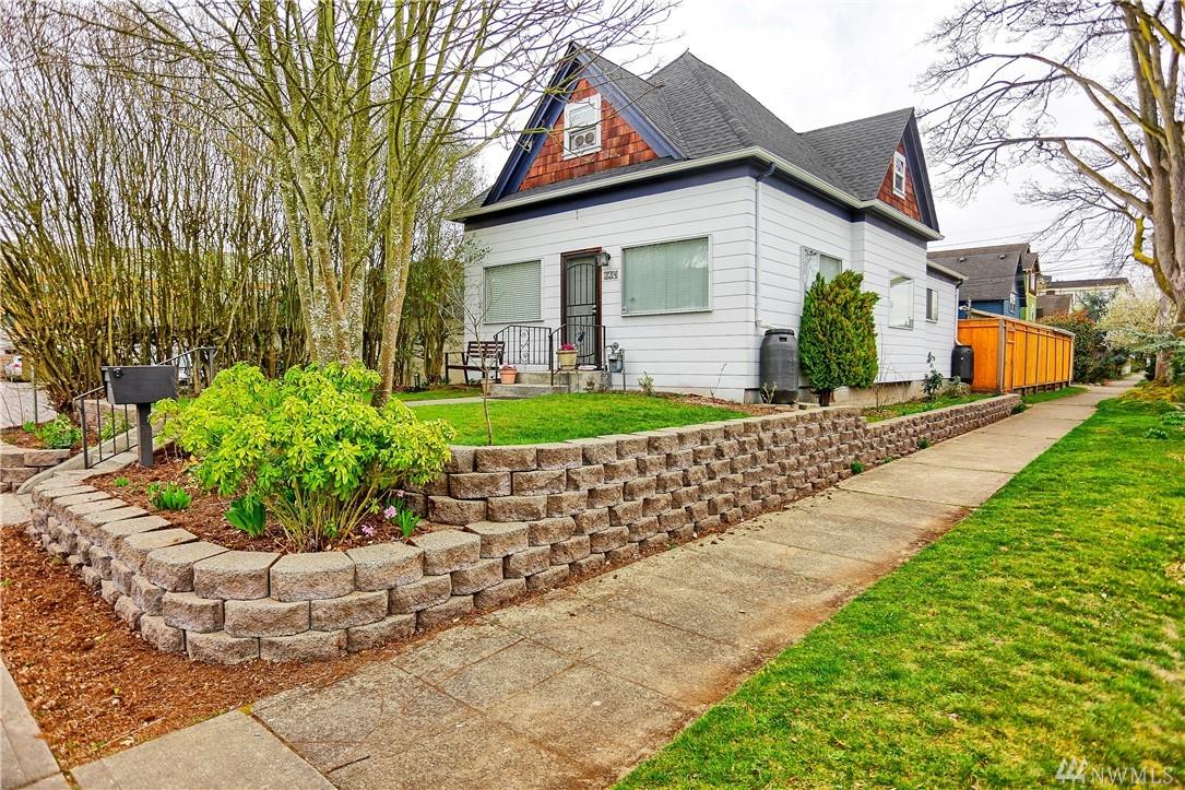 324 L St - Photo 1