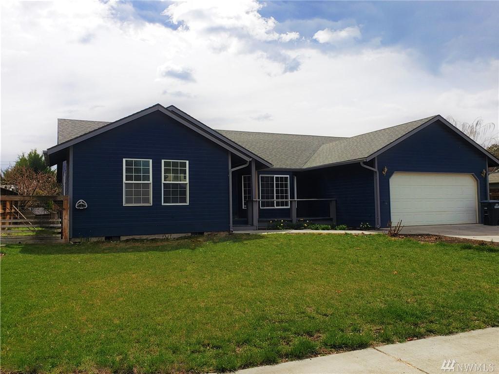1351 Oasis Cir - Photo 1