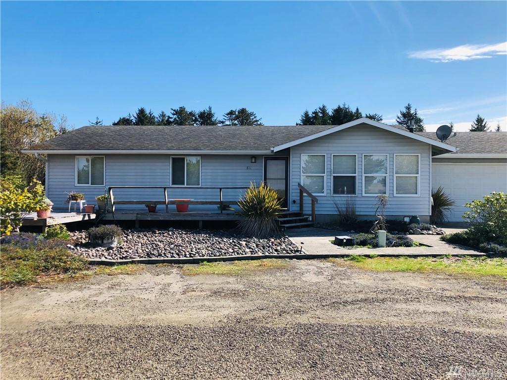 811 353rd Pl - Photo 1