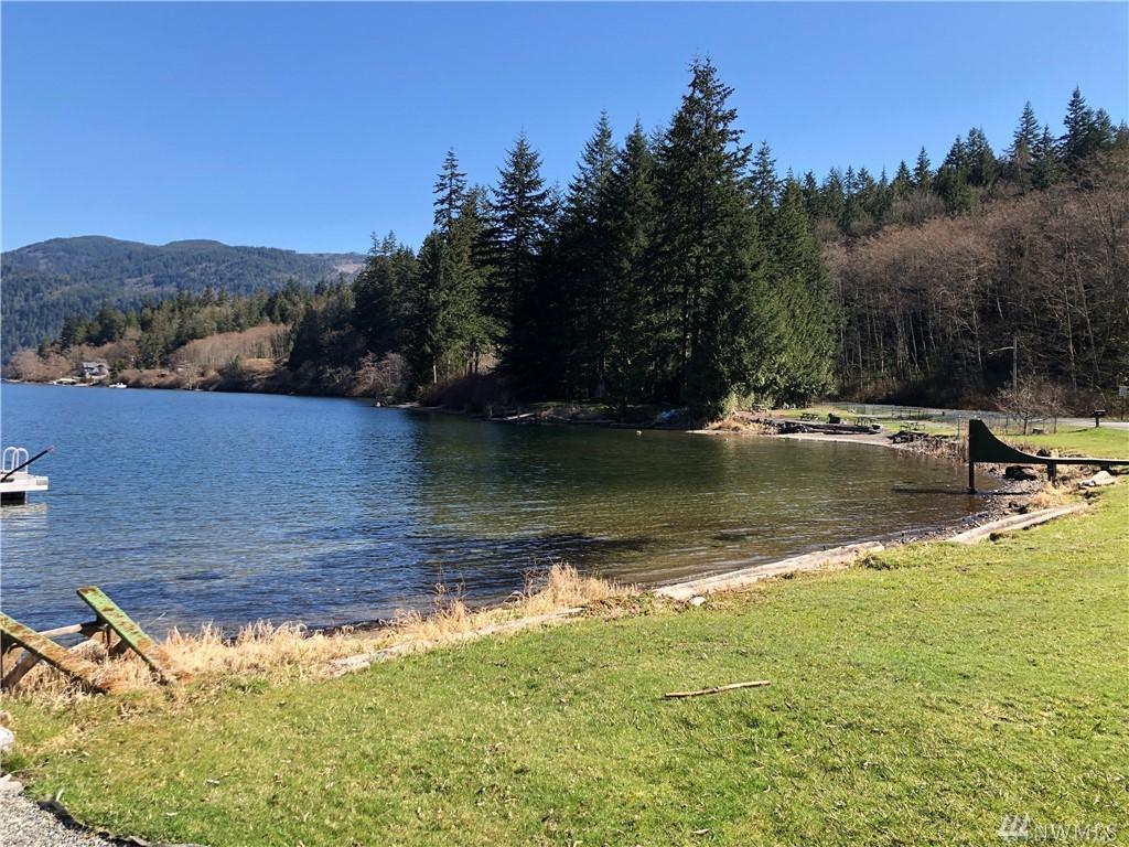3227 Bay Dr - Photo 1