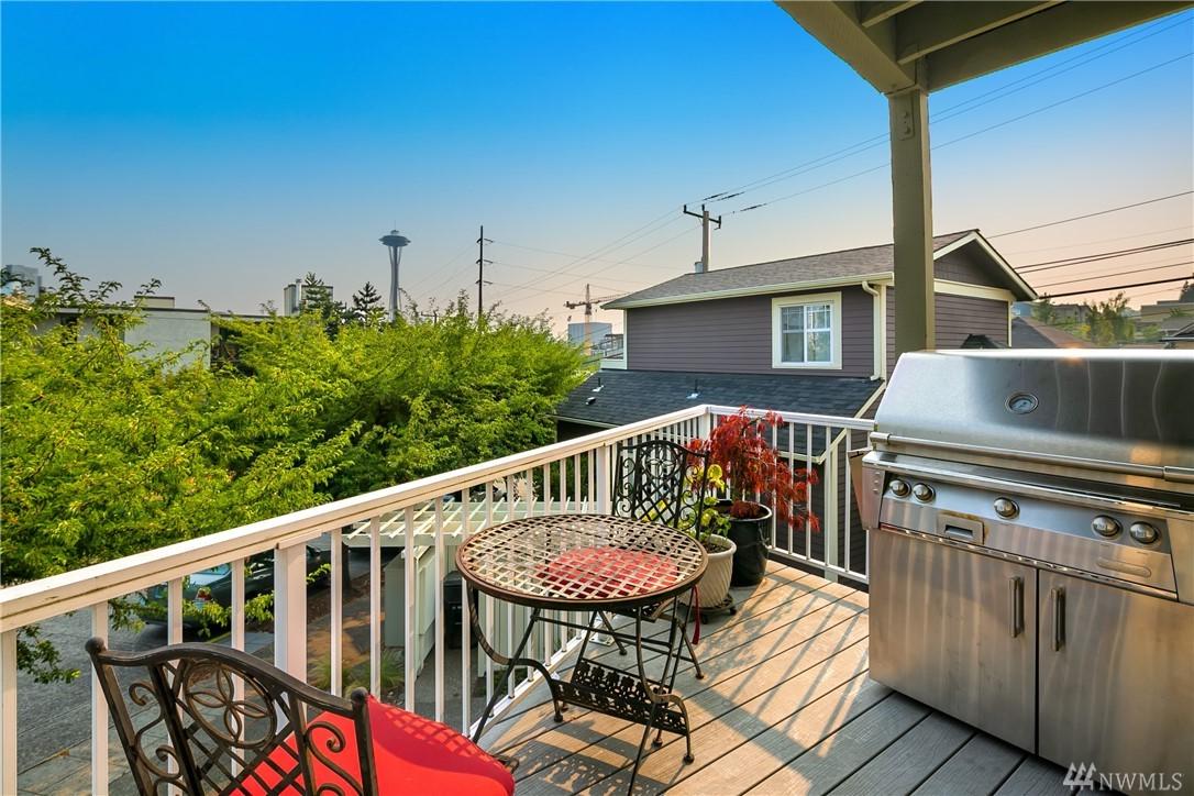 555 Ward St - Photo 1