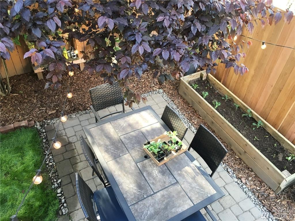 8814 Midvale Ave - Photo 1