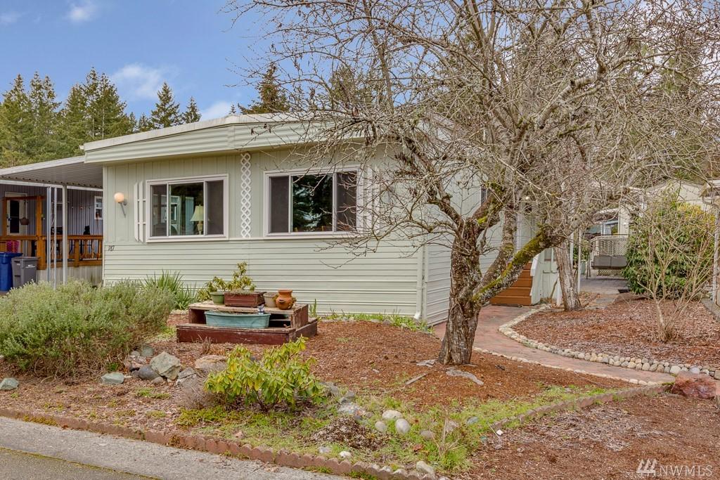 18425 95th St - Photo 1