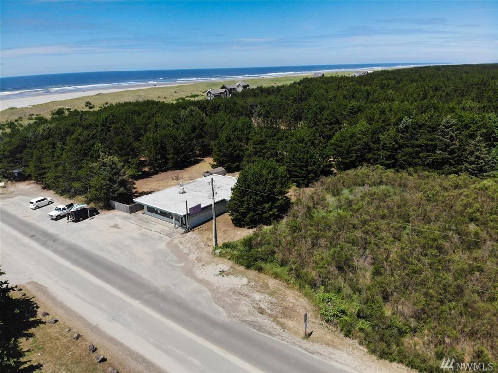 1024 Bay Ave - Photo 1