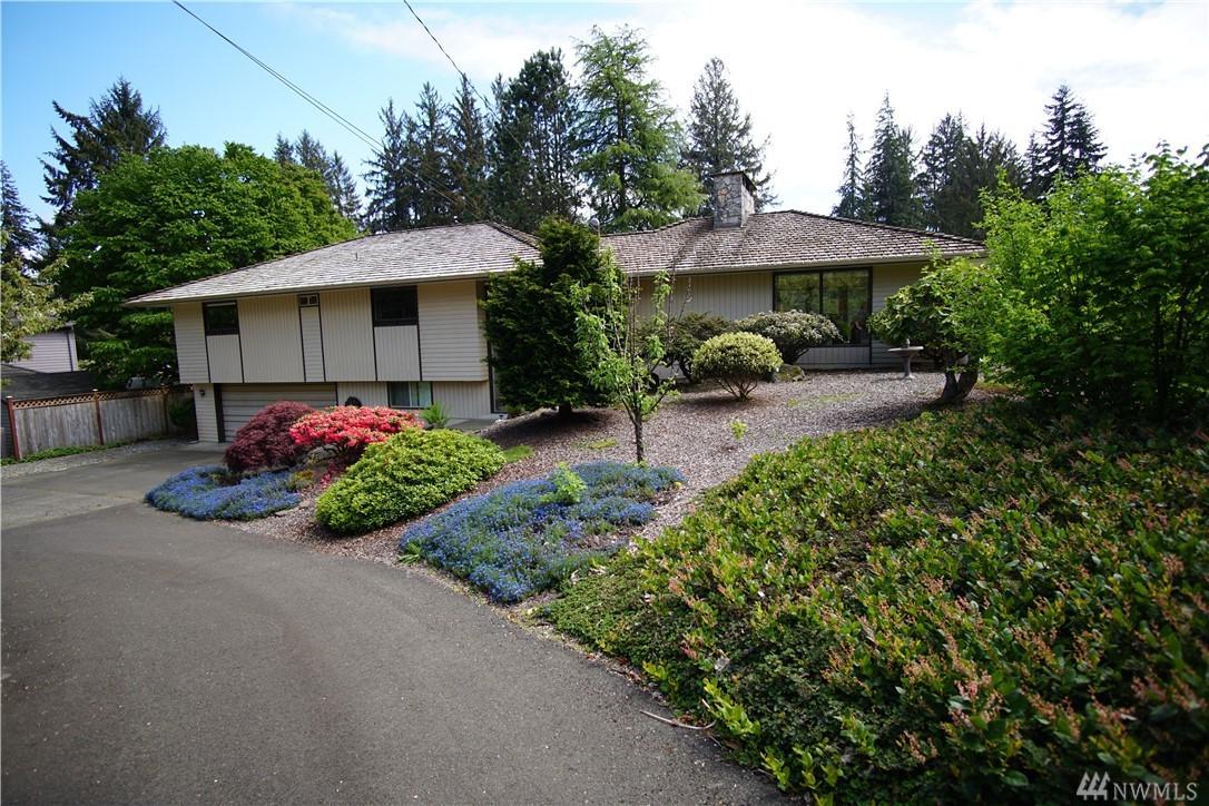 809 Fairway Dr - Photo 1