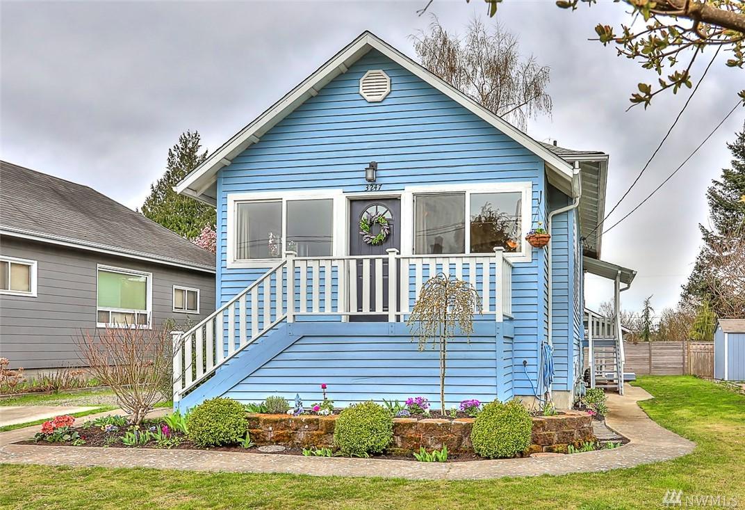 3247 Walnut Ave - Photo 1