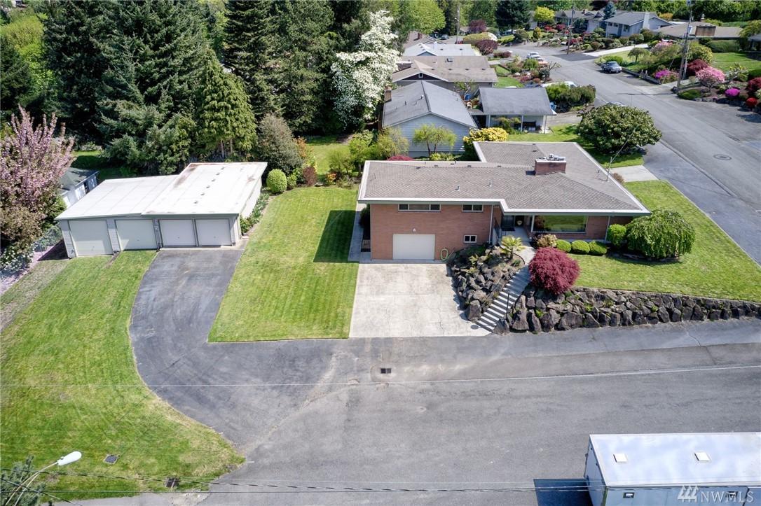 306 Alexander Ave - Photo 1