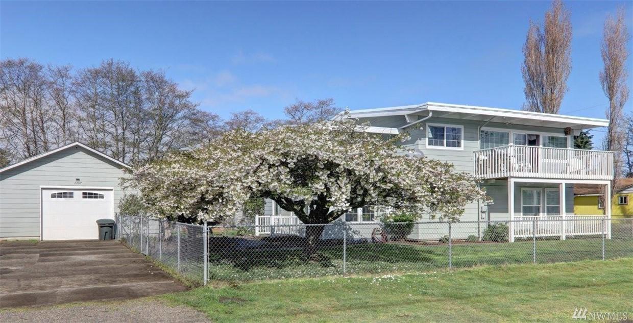 2205 Washington Ave - Photo 1