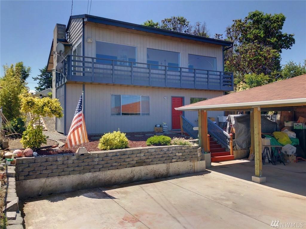 1709 5th Street - Photo 1