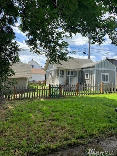 402 57th St - Photo 1