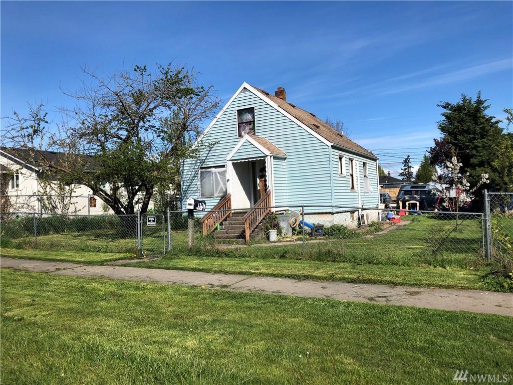 1647 34th St - Photo 1