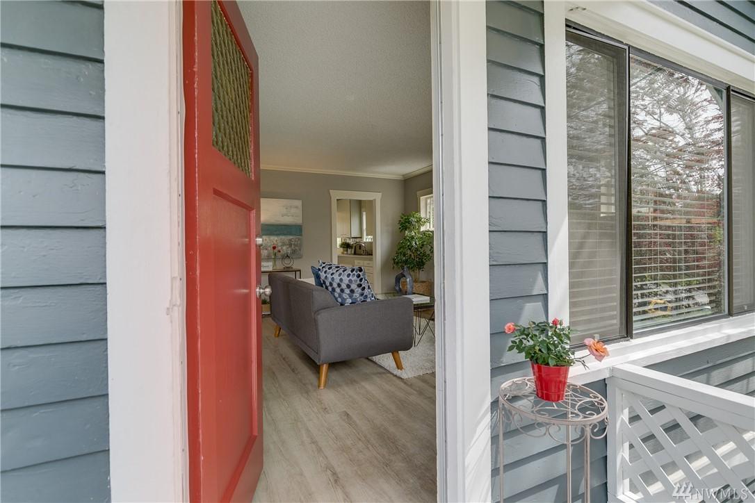10710-C Whitman Ave - Photo 1