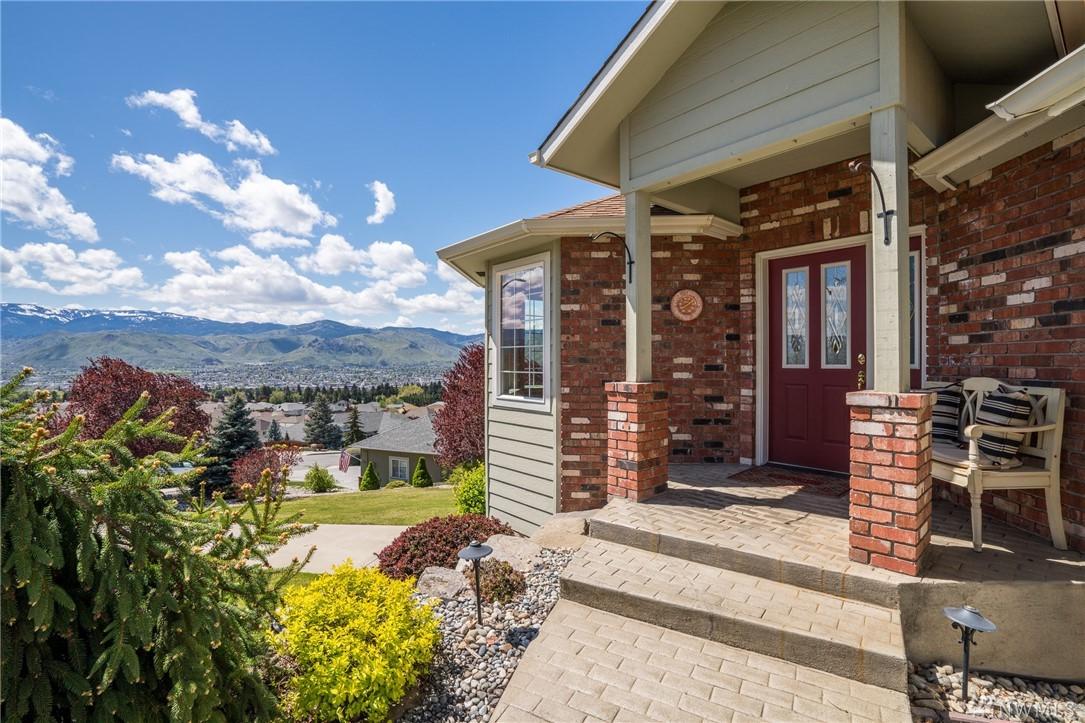 801 Briarwood Dr - Photo 1