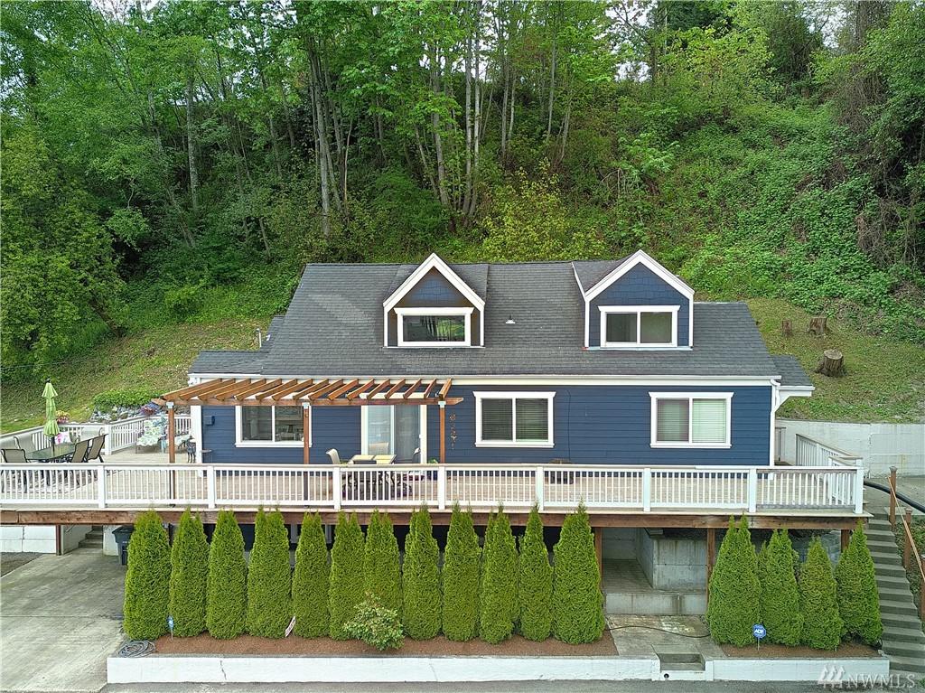 202 Bay St - Photo 1