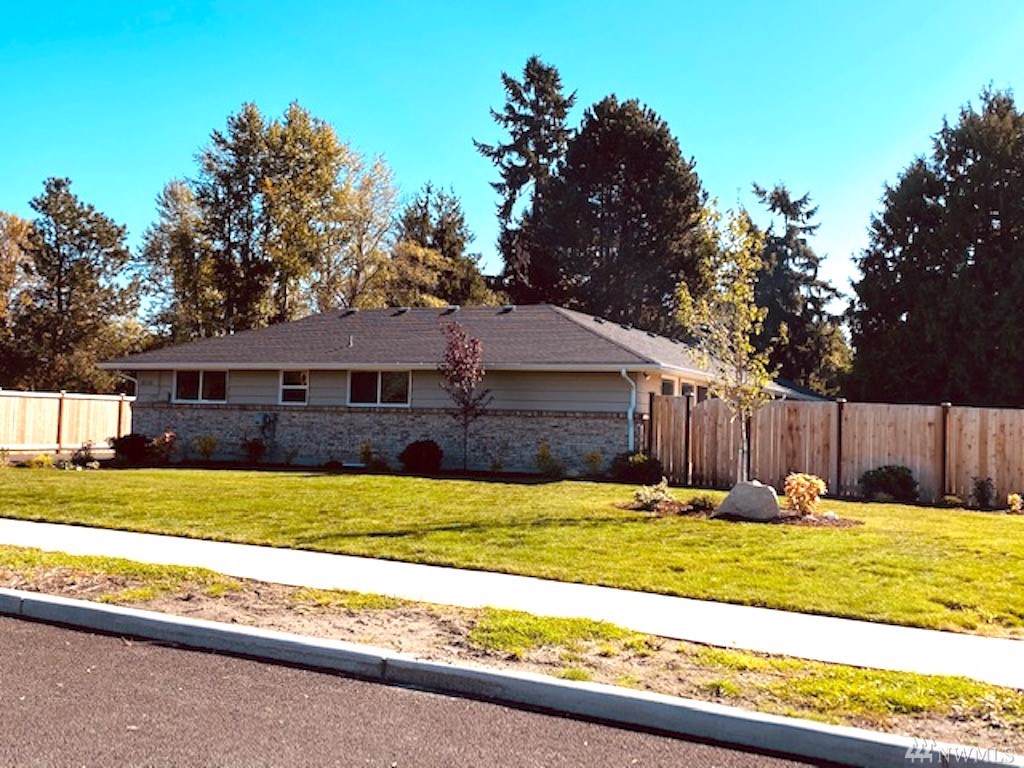 10510 33rd St - Photo 1