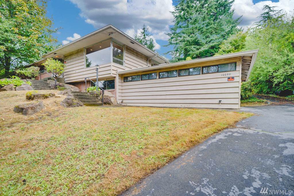 10050 Ravenna Ave - Photo 1