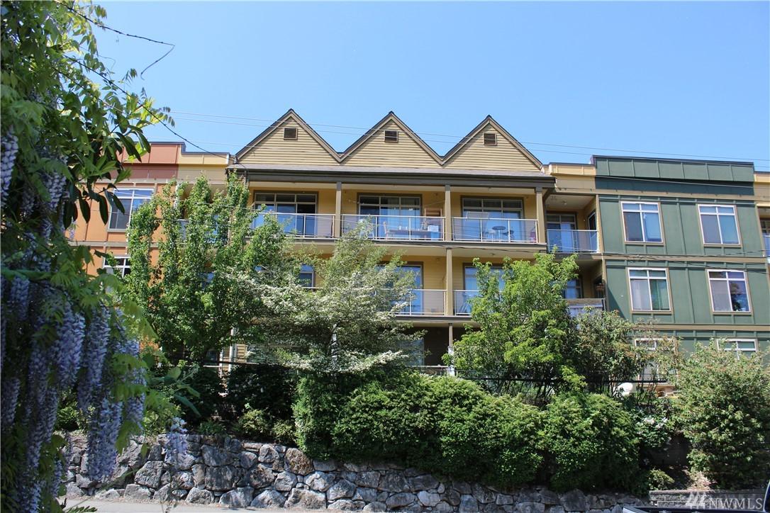 910 Gladstone St - Photo 1
