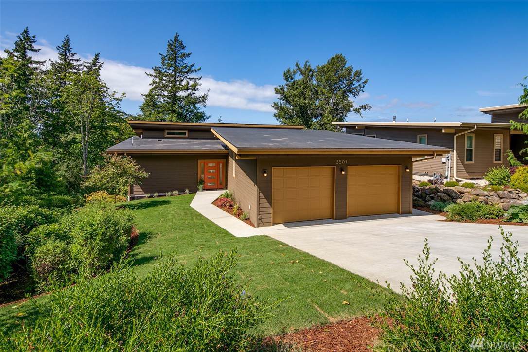 3501 Larrabee Ave - Photo 1