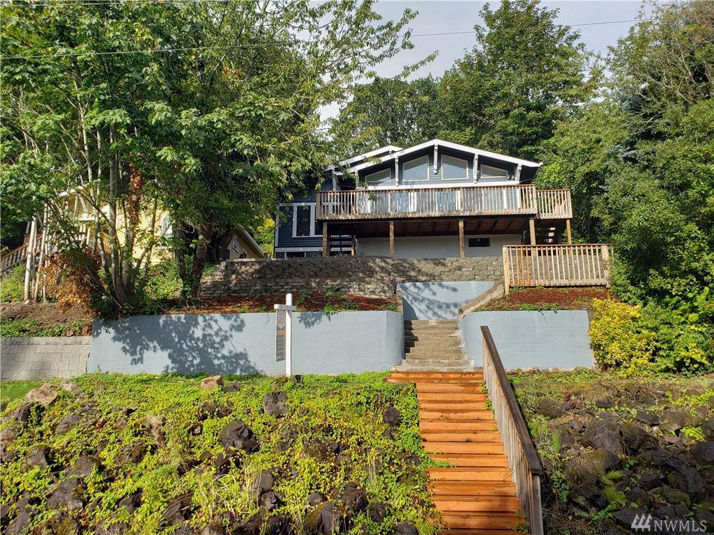 402 Adams Ave - Photo 1