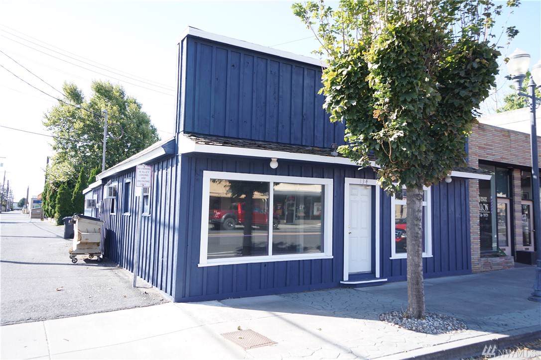 134 1st Ave - Photo 1