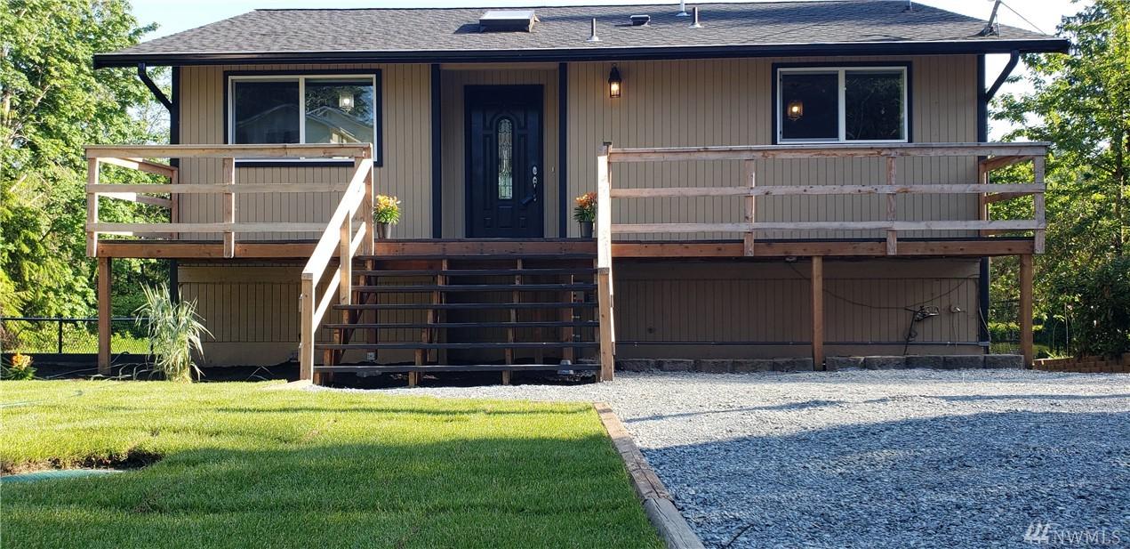 1441 Lake Dr - Photo 1