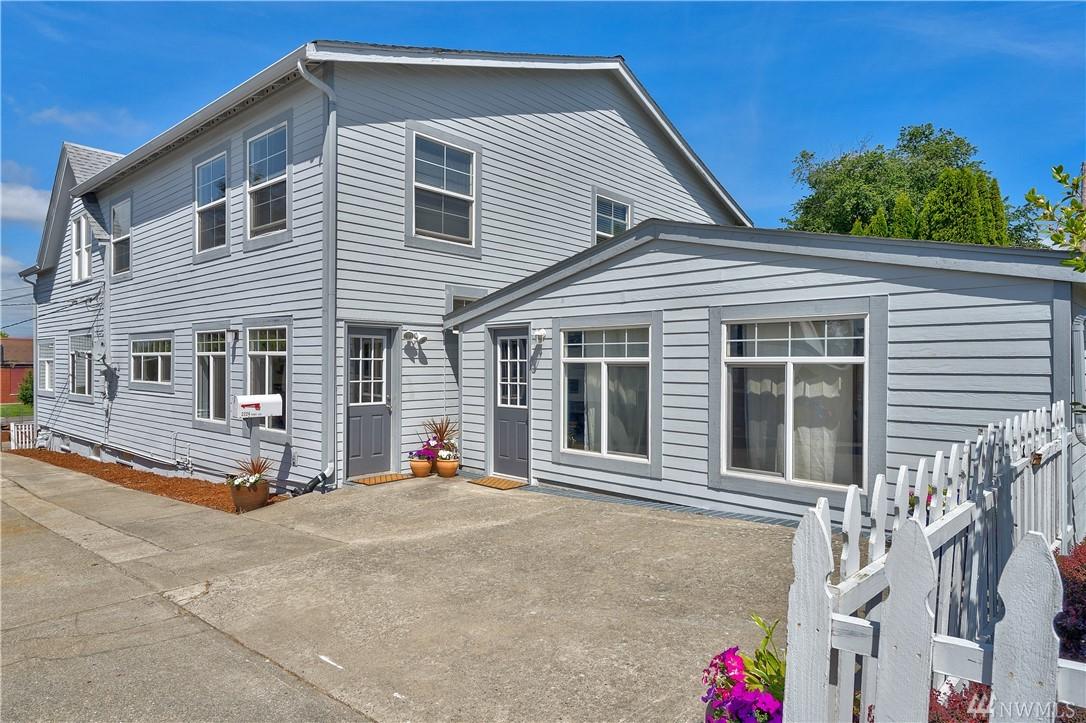 2224 Perry Ave - Photo 1