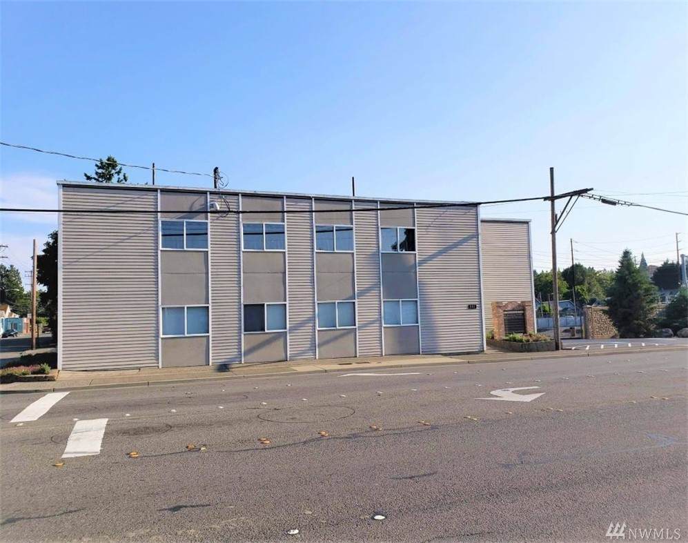 801 11th St - Photo 1