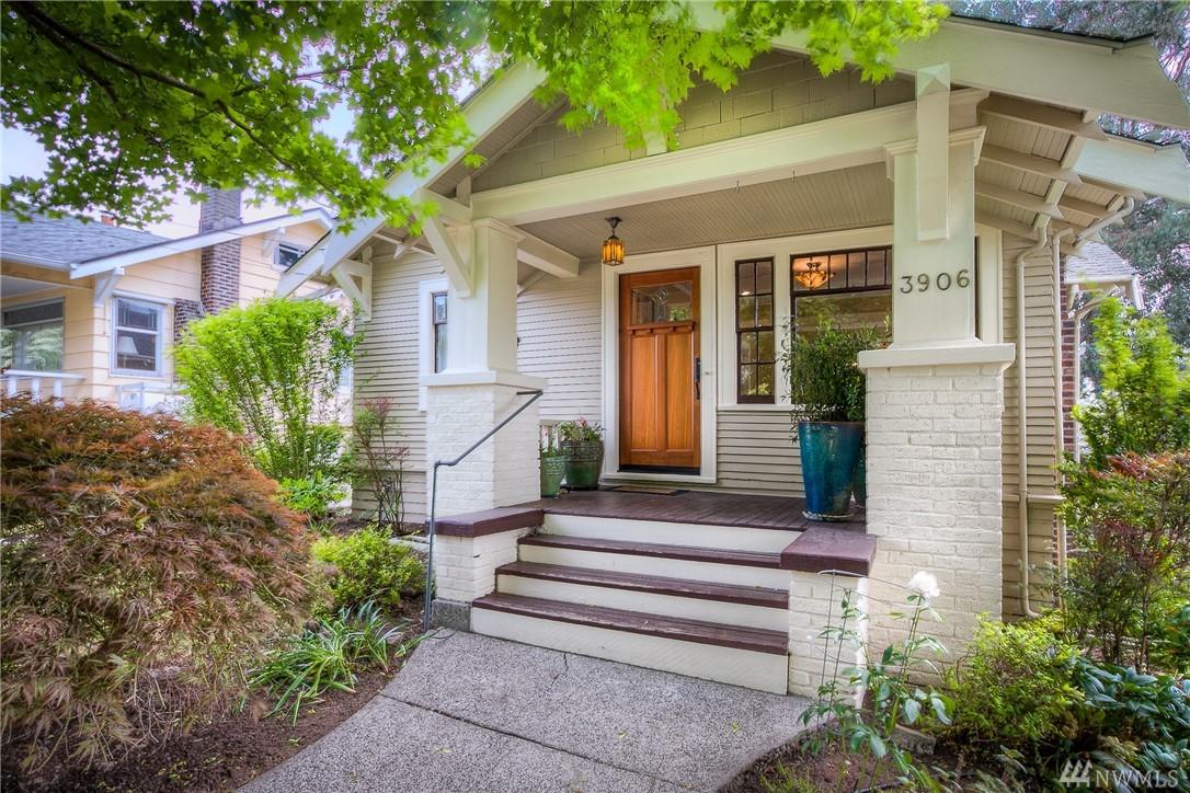 3906 Burke Ave - Photo 1