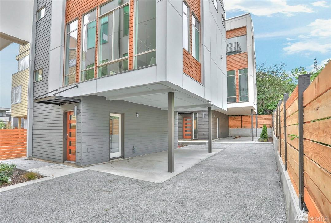 310 41st St - Photo 1
