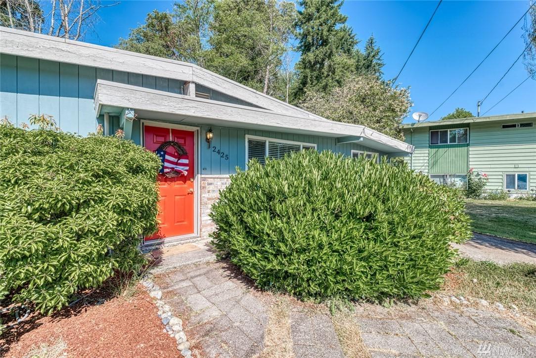 2425 103rd St - Photo 1